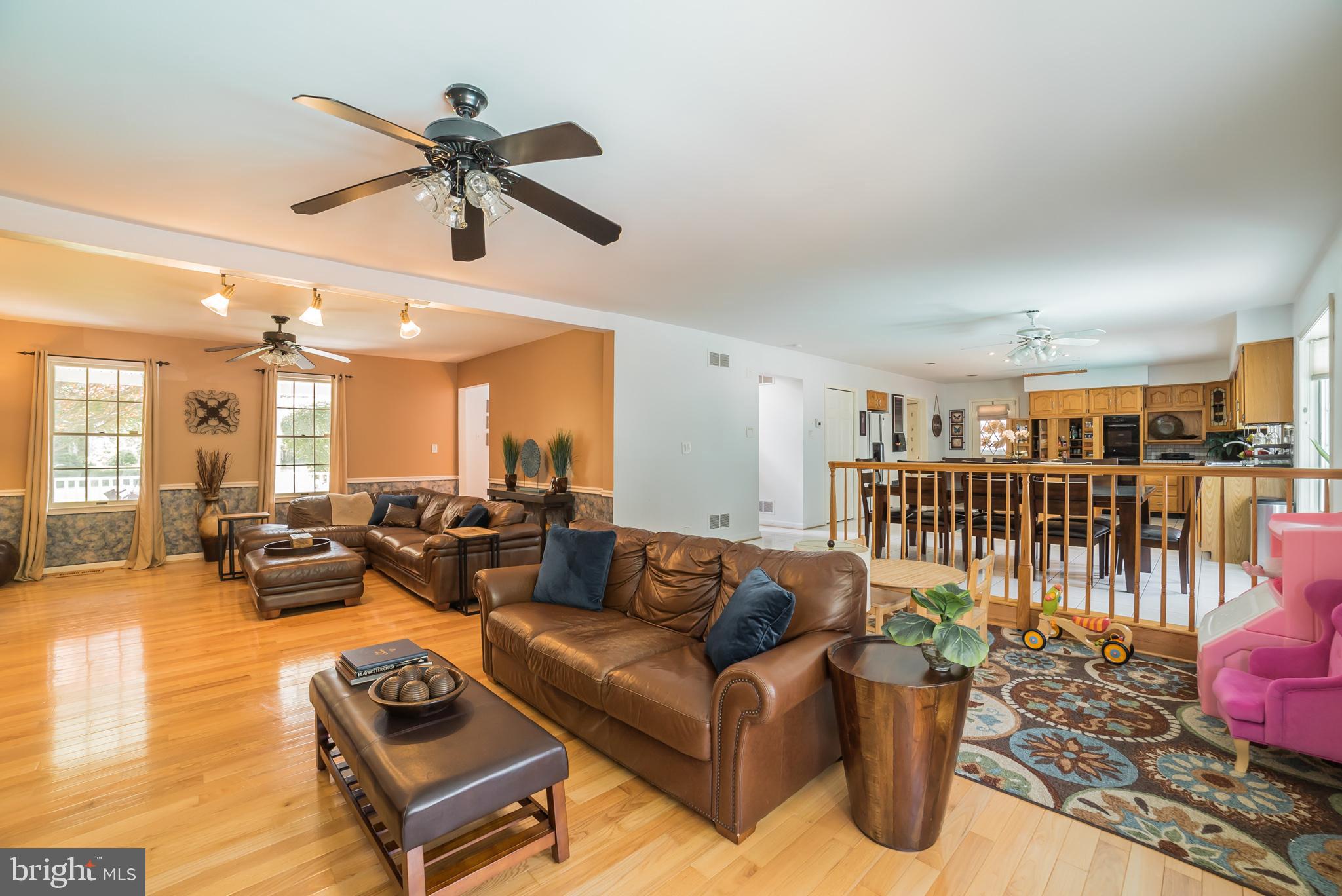 3428 Chapman Road Randallstown, MD 21133 - Photo 8 of 33 Living room