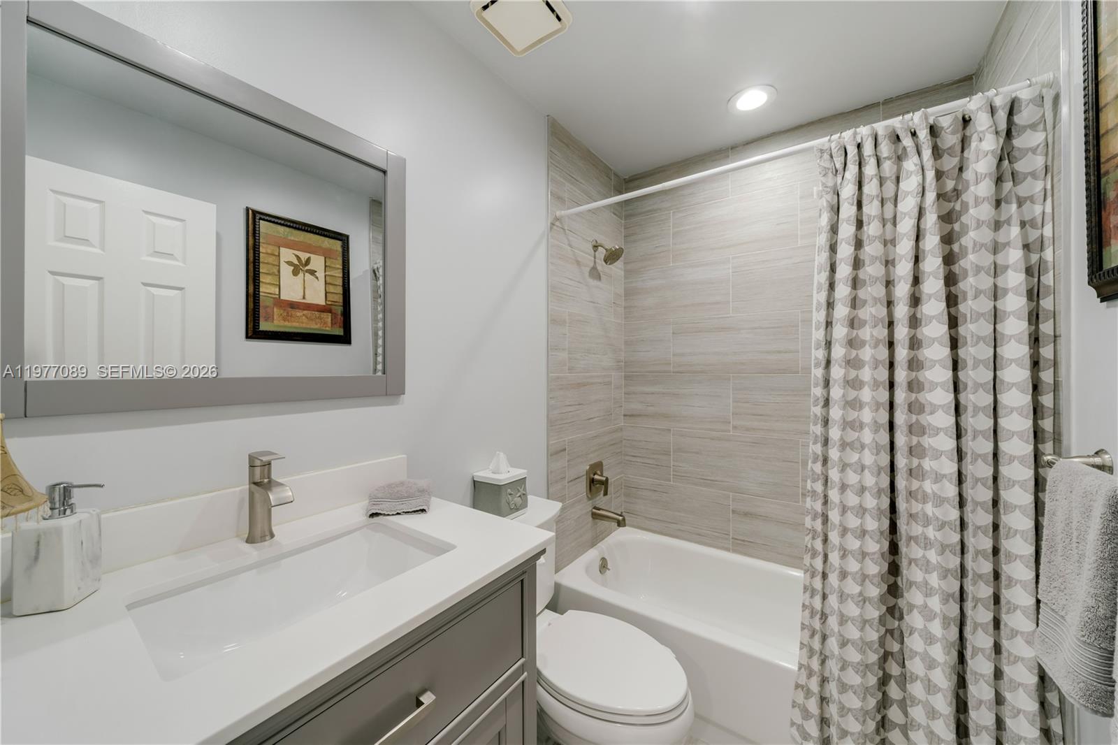 13334 Southwest 115th Court Miami, FL 33176 - Photo 22 of 38 Guest Bath