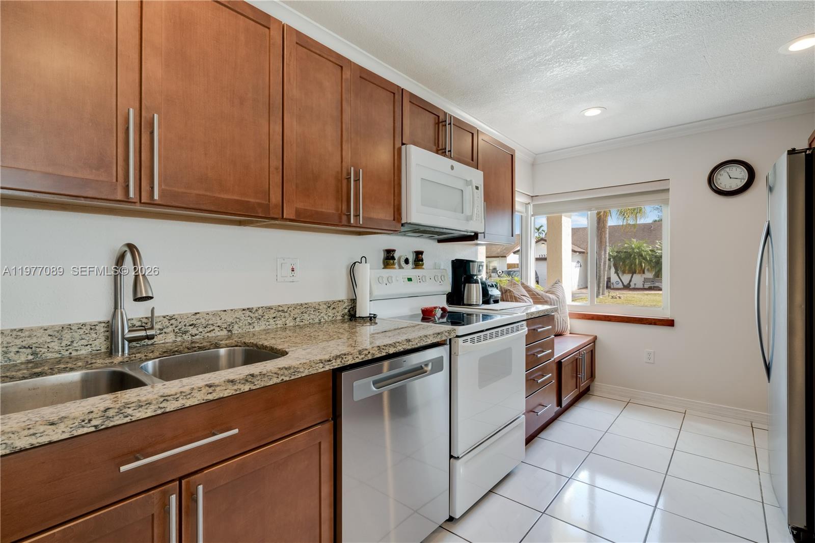 13334 Southwest 115th Court Miami, FL 33176 - Photo 7 of 38