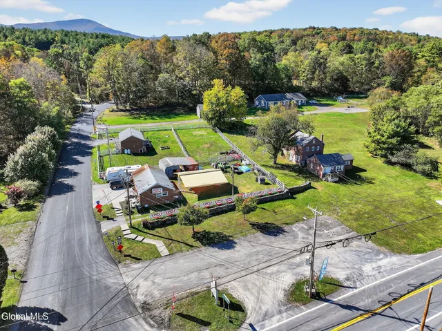 $900,000 | 379-391 Highway 145, Durham, NY 12423