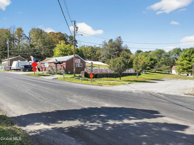 $900,000 | 379-391 Highway 145, Durham, NY 12423