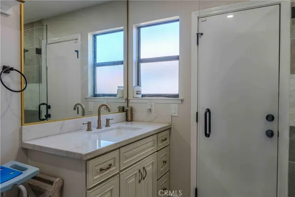 $679,900 | 1042 Robinson Court, Hanford, CA 93230