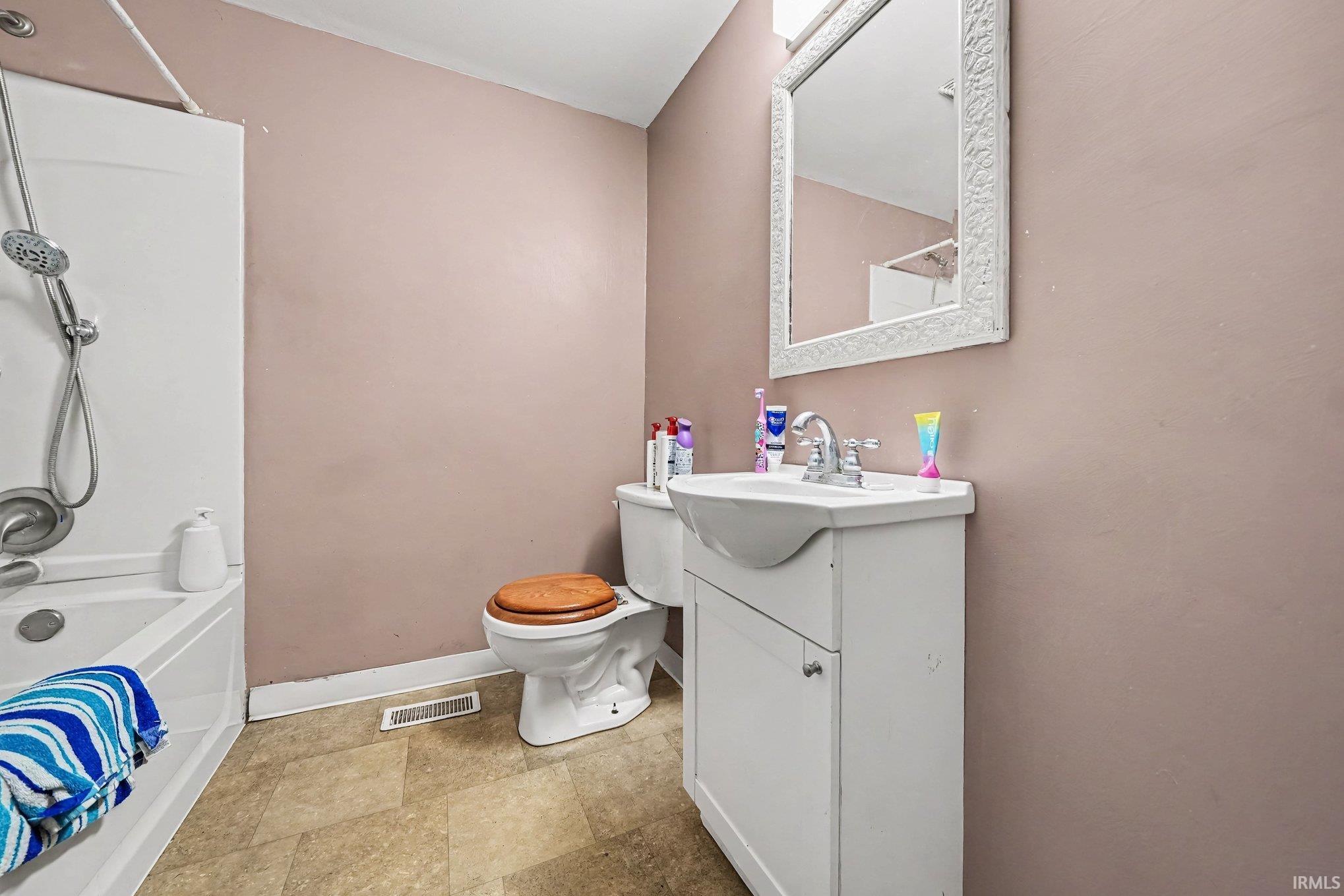 3121 Peddlers Village Road Goshen, IN 46526 - Photo 15 of 25 Gallery Image 15