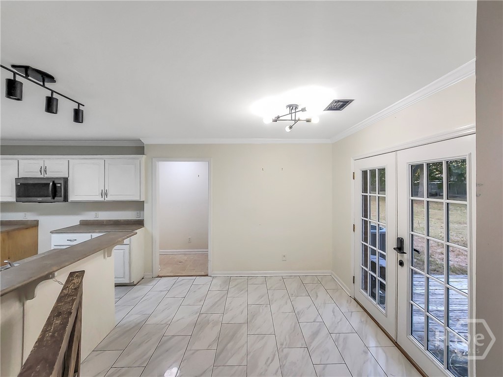 411 Oak Lane Rincon, GA 31326 - Photo 19 of 43 Breakfast area