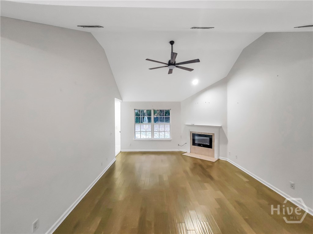 411 Oak Lane Rincon, GA 31326 - Photo 10 of 43 Spacious Living Room