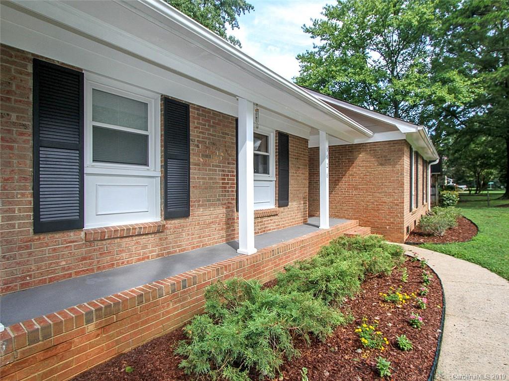 9828 Red Rock Road Charlotte, NC 28270 - Photo 2 of 21