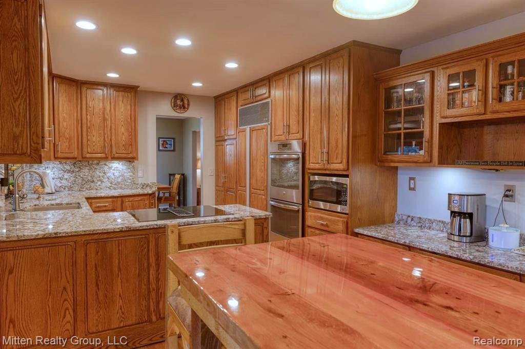 856 Spartan Drive Rochester Hills, MI 48309 - Photo 15 of 32