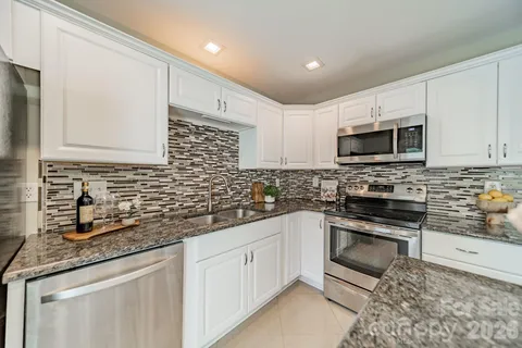 $315,000 | 9226 Four Mile Creek Road, Charlotte, NC 28277