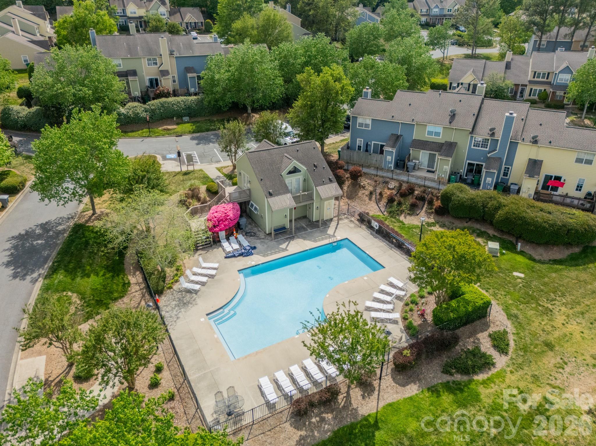 9226 Four Mile Creek Road Charlotte, NC 28277 - Photo 38 of 39 an aerial view of multiple houses with yard