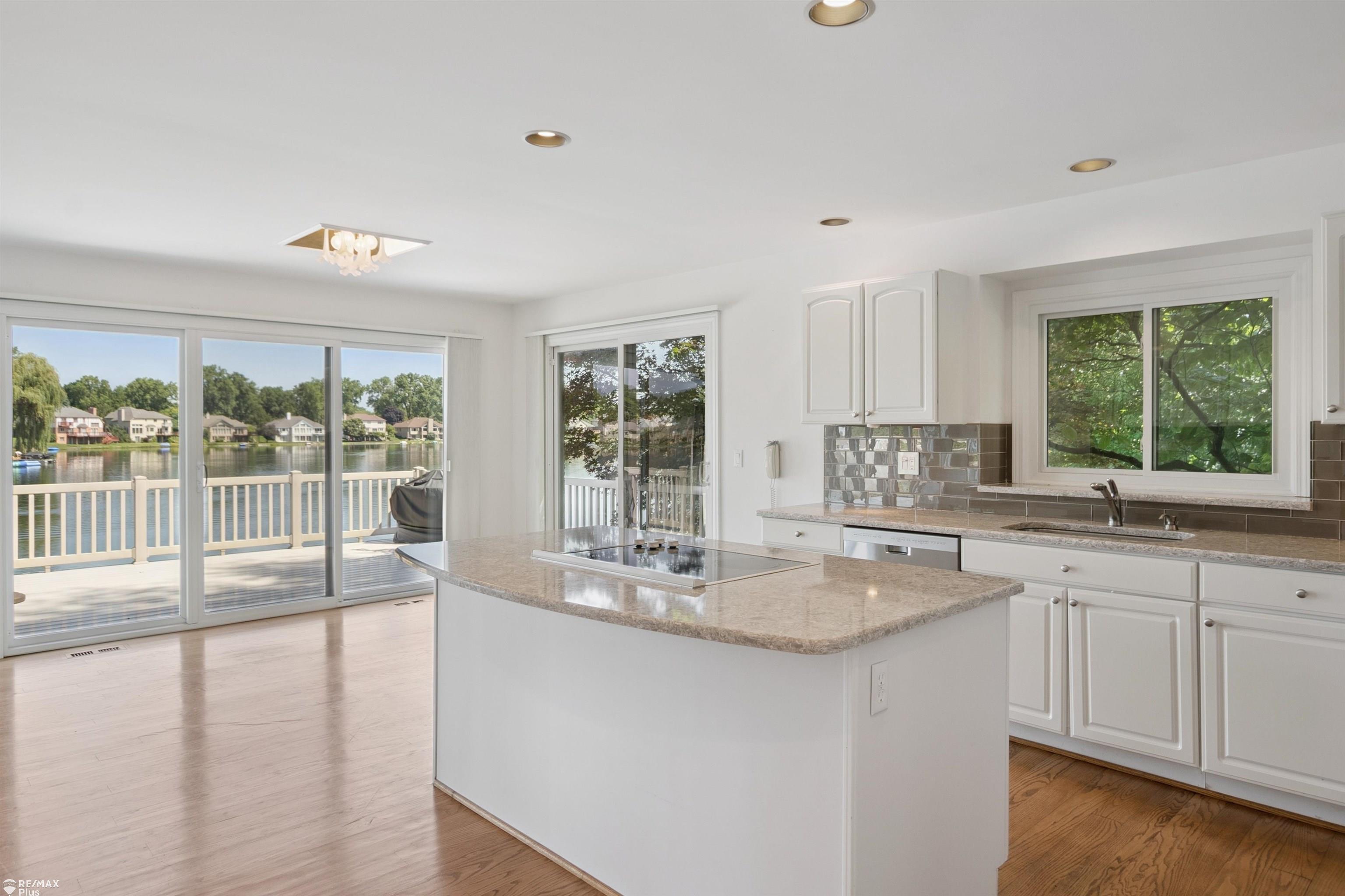 1671 South Shore Drive Rochester Hills, MI 48307 - Photo 13 of 77