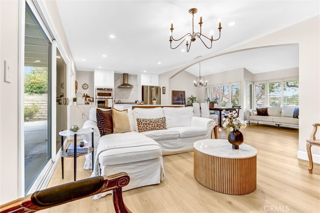 865 Palmgrove Avenue Thousand Oaks, CA 91320 - Photo 7 of 27