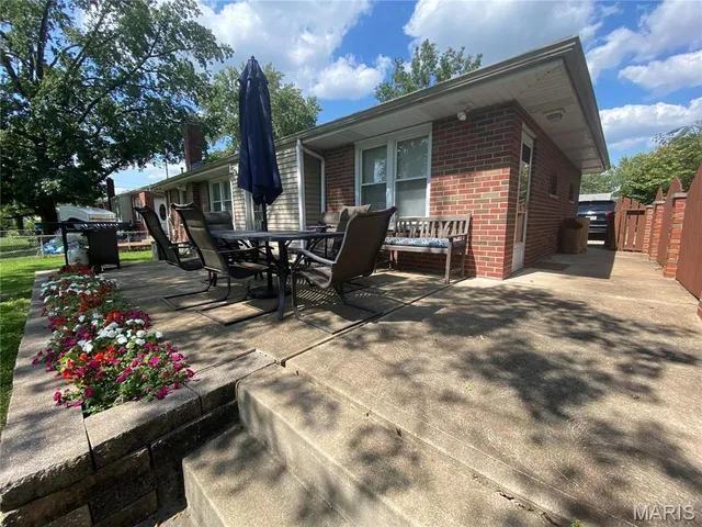 $1,745 | 9432 Eucalyptus Drive, Affton, MO 63123