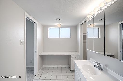 3336 East Cochise Road Phoenix, AZ 85028 - Photo 14 of 18 Master Bathroom