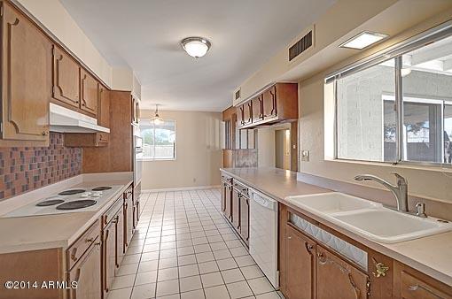 3336 East Cochise Road Phoenix, AZ 85028 - Photo 2 of 18 Kitchen