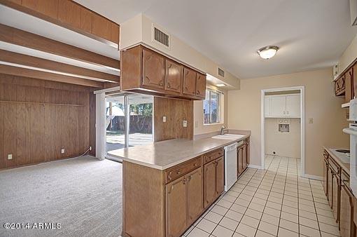 3336 East Cochise Road Phoenix, AZ 85028 - Photo 8 of 18 Kitchen