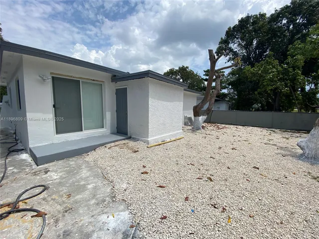 $3,300 | 46 Northwest 44th Street, Unit 46, Miami, FL 33127