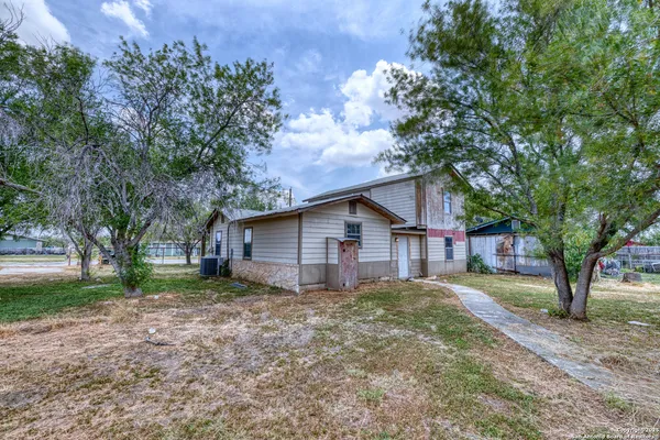 $140,000 | 98 Guayacan Street, Carrizo Springs, TX 78834