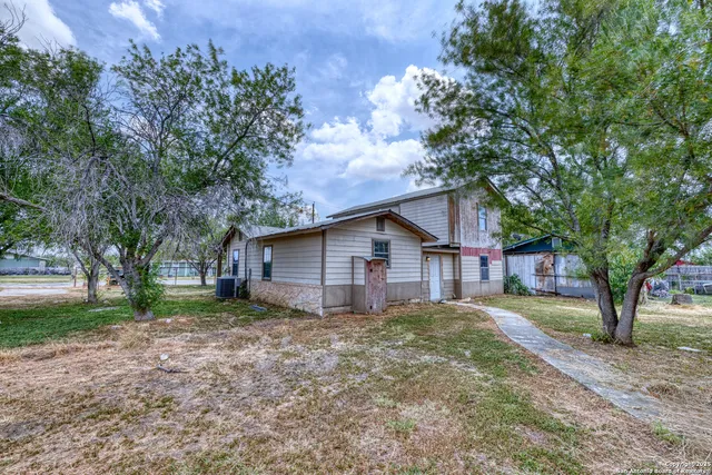 $150,000 | 98 Guayacan Street, Carrizo Springs, TX 78834