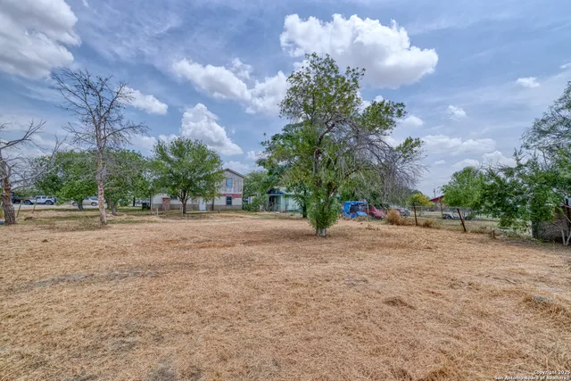$150,000 | 98 Guayacan Street, Carrizo Springs, TX 78834
