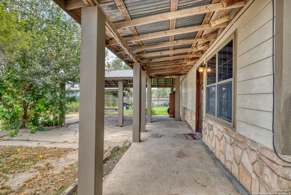 $140,000 | 98 Guayacan Street, Carrizo Springs, TX 78834