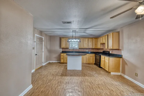 $140,000 | 98 Guayacan Street, Carrizo Springs, TX 78834