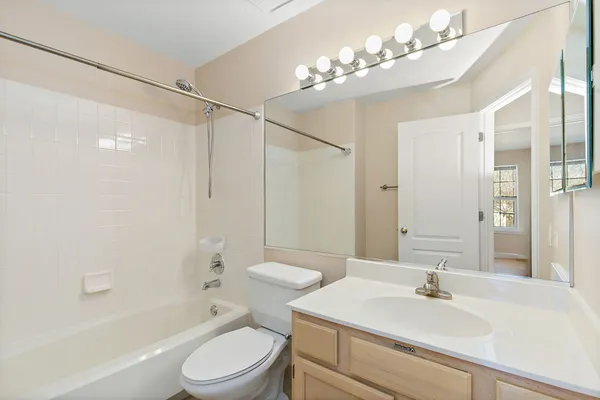 $399,777 | 1415 Diamond Drive, Hoffman Estates, IL 60192