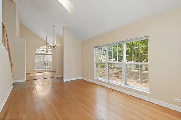 $399,777 | 1415 Diamond Drive, Hoffman Estates, IL 60192