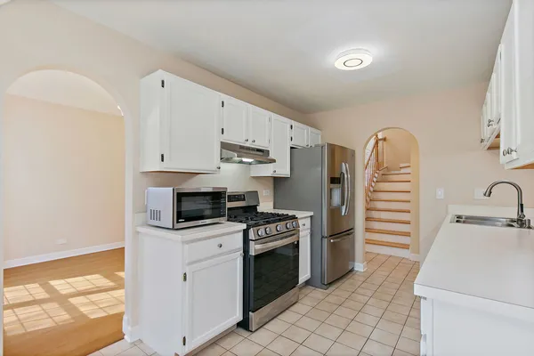 $399,777 | 1415 Diamond Drive, Hoffman Estates, IL 60192
