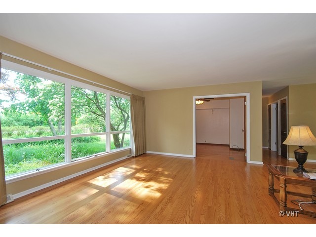 4N554 Klein Road West Chicago, IL 60185 - Photo 2 of 10