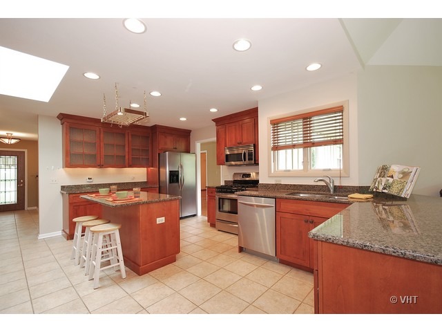 4N554 Klein Road West Chicago, IL 60185 - Photo 3 of 10