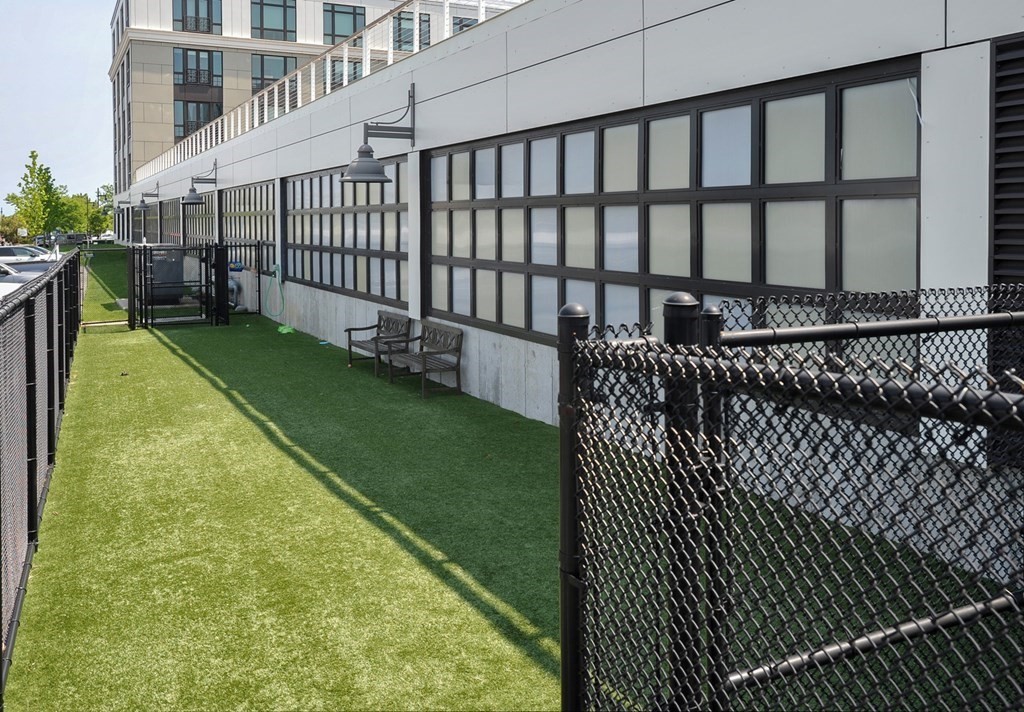 10 Shipyard Drive, Unit 401 Hingham, MA 02043 - Photo 20 of 24 a view of a garden