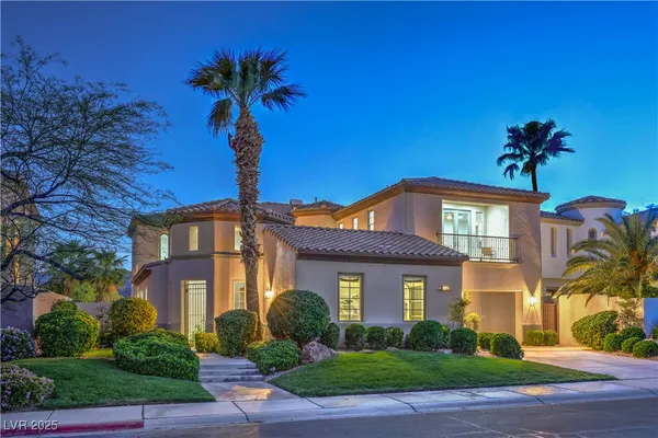 $1,999,000 | 2571 Red Springs Drive, Las Vegas, NV 89135