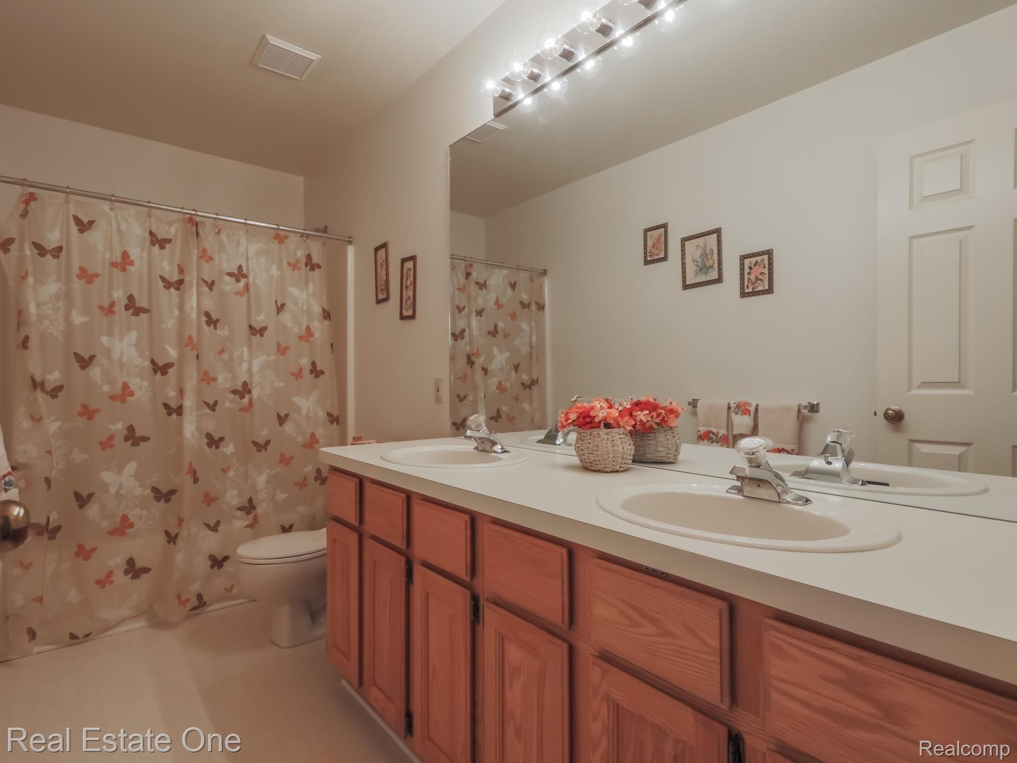 47039 Hanford Road Canton, MI 48187 - Photo 25 of 33 26-Hanford.jpg