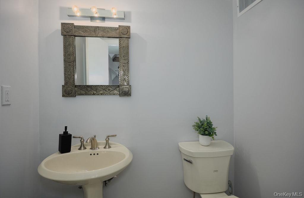 273 River Road Nyack, NY 10960 - Photo 19 of 48 Powder room on second level