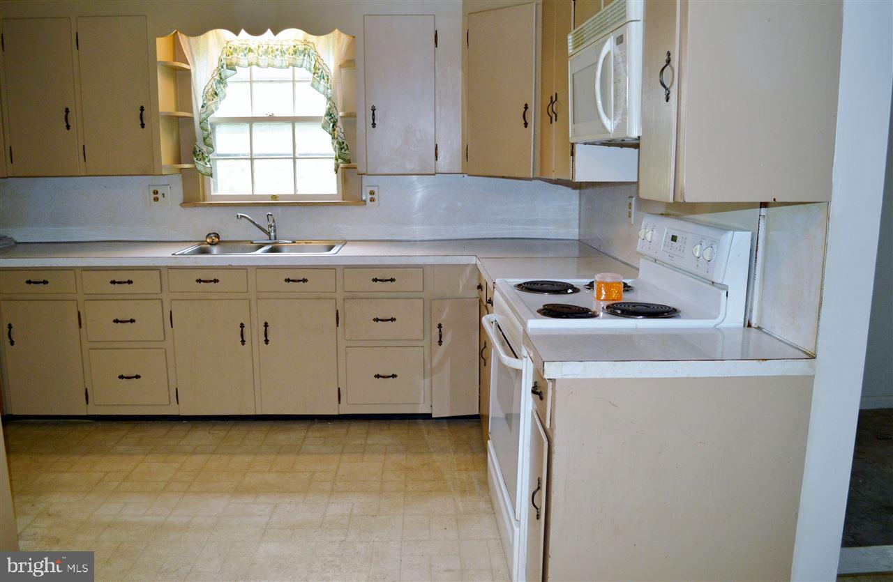 2597 Walnut Bottom Road Carlisle, PA 17015 - Photo 3 of 11 Gallery Image 3