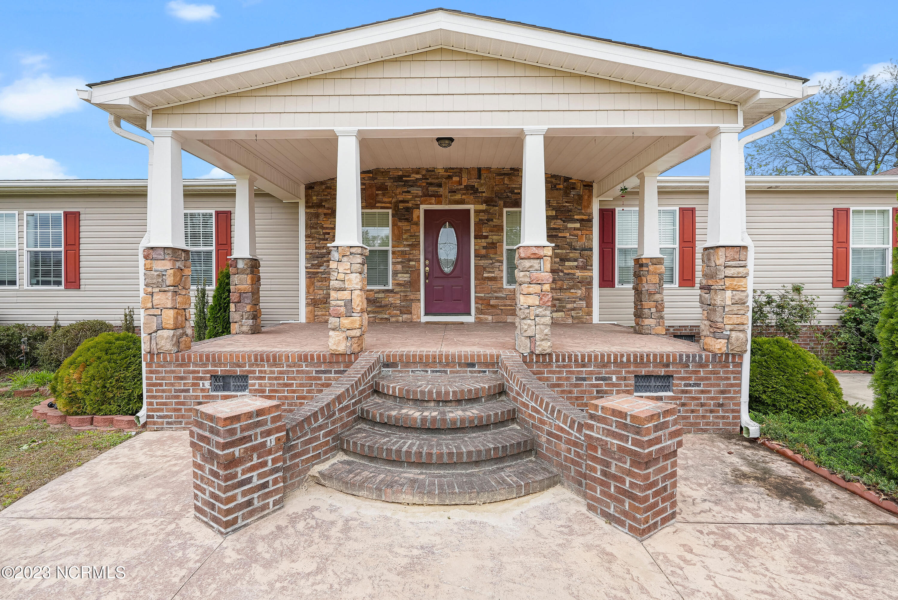 404 Haw Branch Road Richlands, NC 28574 - Photo 30 of 39 404HawBranch-18