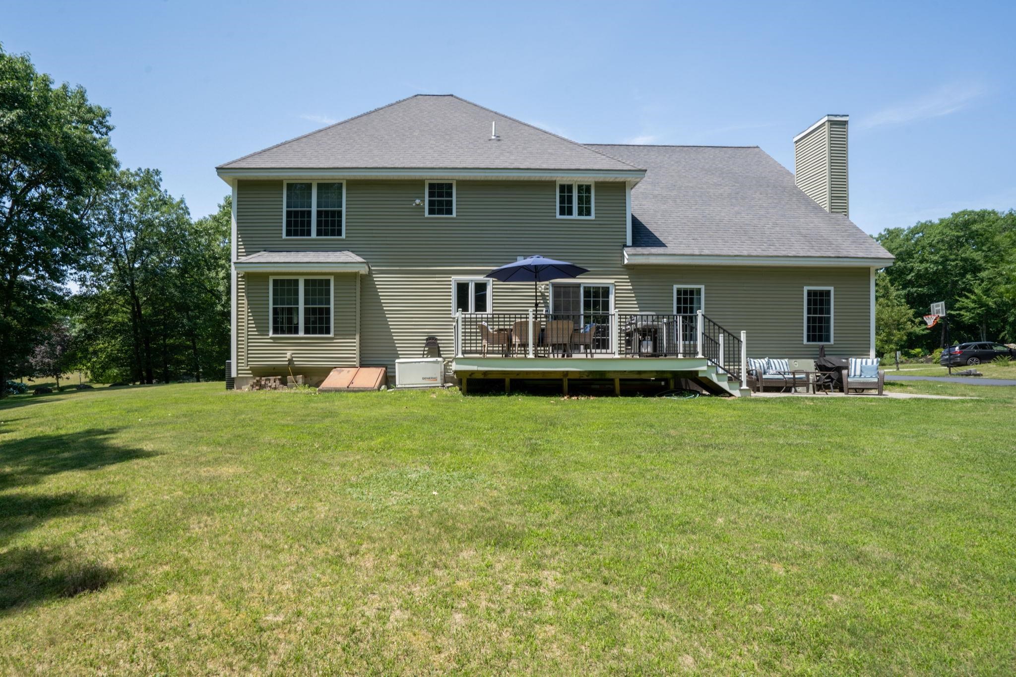 74 Stonepost Road Pelham, NH 03076 - Photo 28 of 38