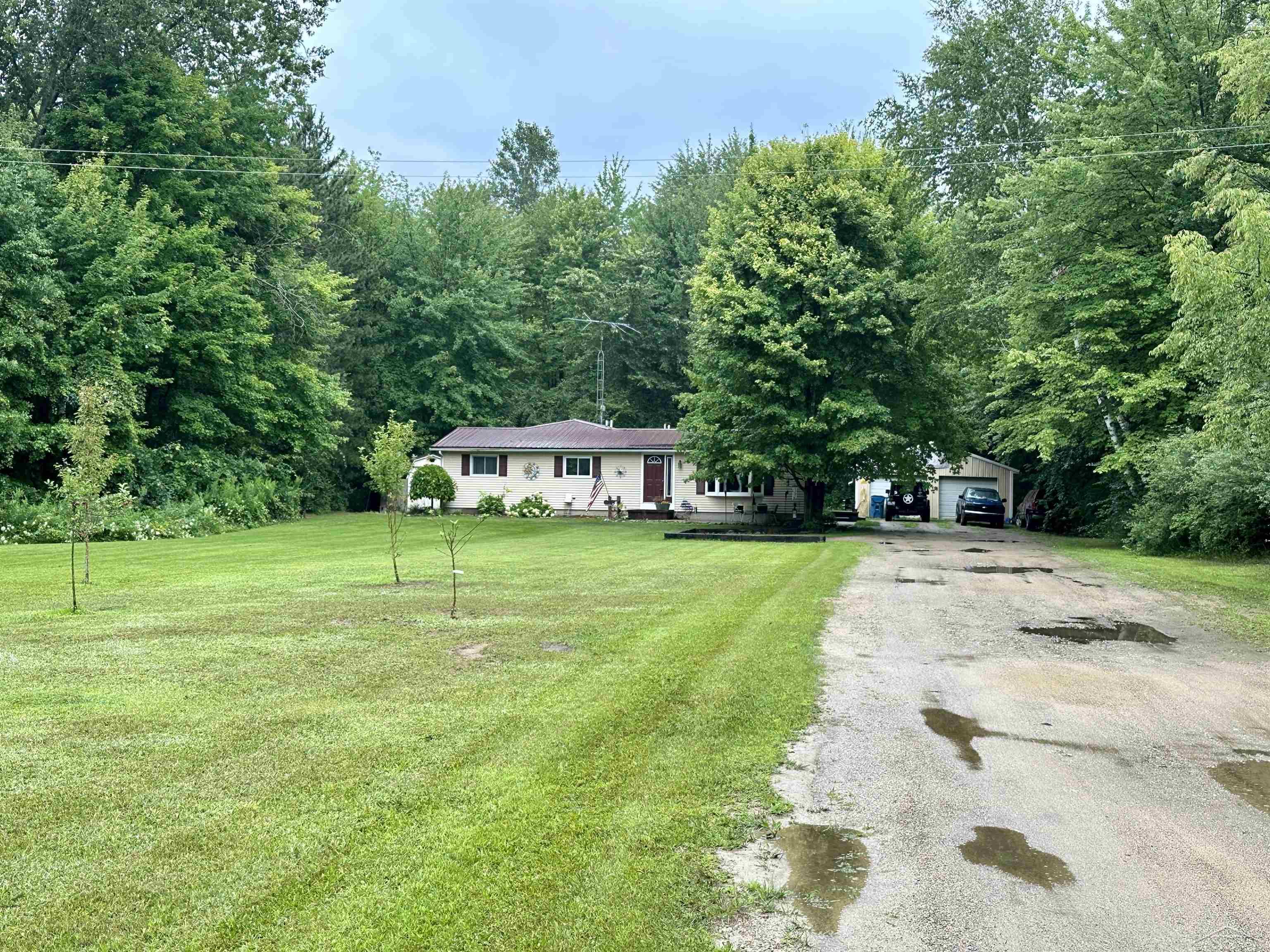 3906 Hanes Road Vassar, MI 48768 - Photo 2 of 70 50118311-1.JPG