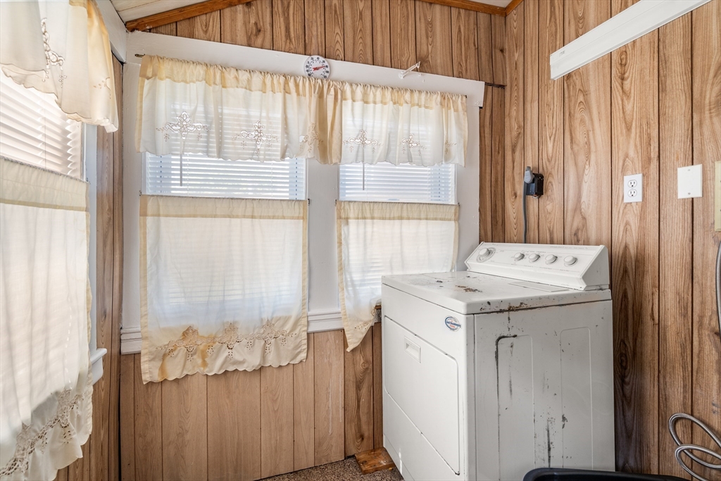 25 Curve Street Newton, MA 02465 - Photo 23 of 40