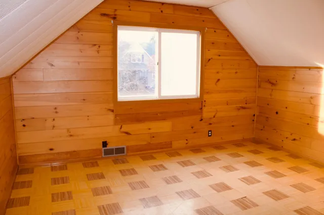 $139,000 | 108 North Secor Street, Bricelyn, MN 56014