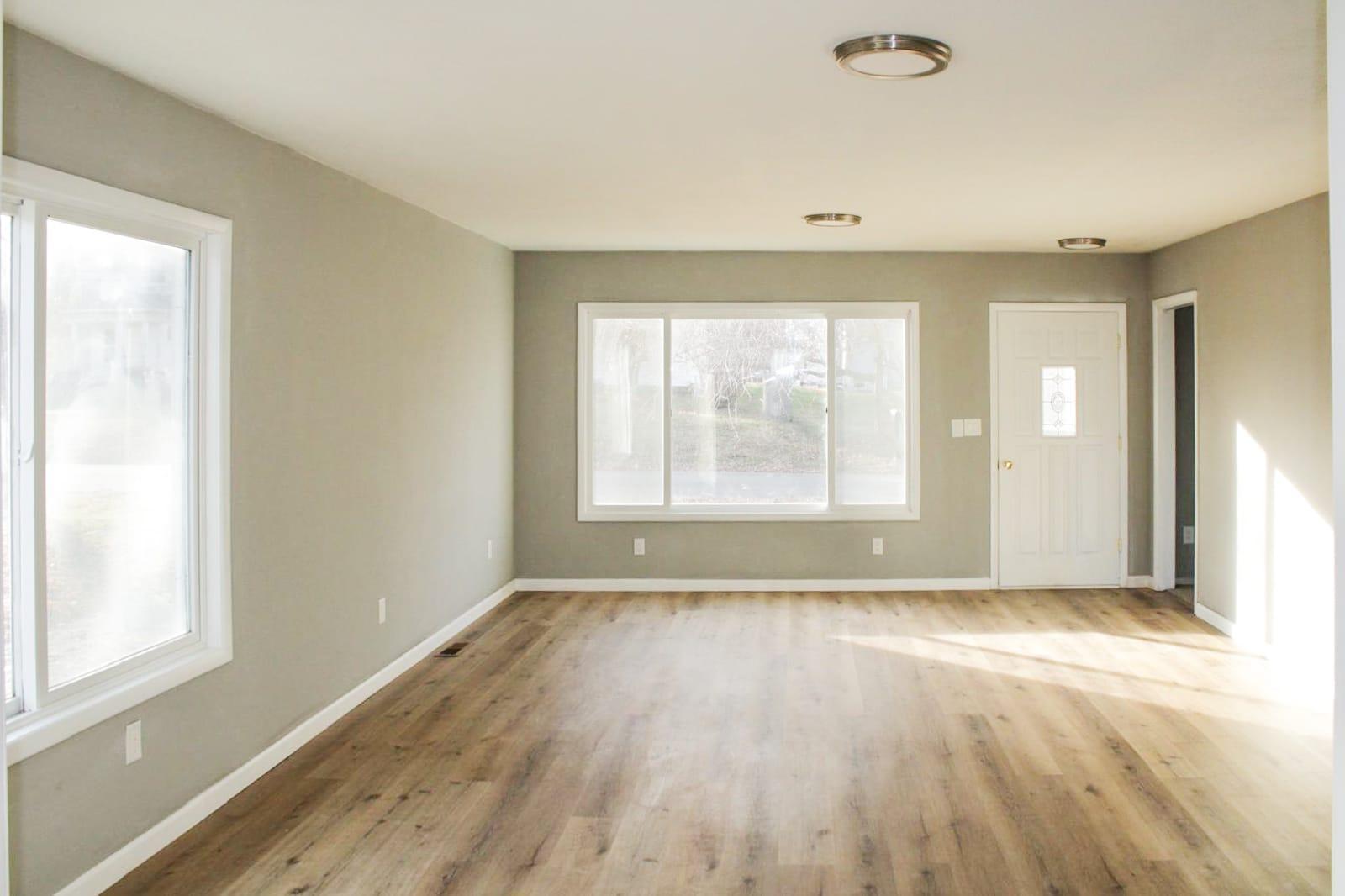 108 North Secor Street Bricelyn, MN 56014 - Photo 2 of 17