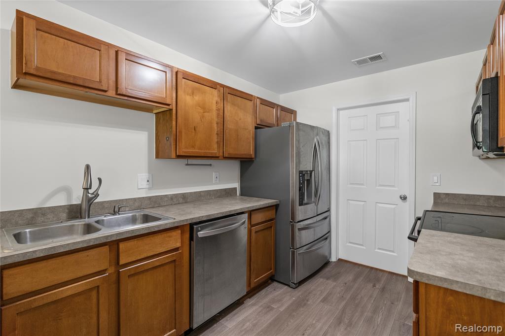 4163 Hampton Ridge Boulevard Howell, MI 48843 - Photo 11 of 23 Gallery Image 11
