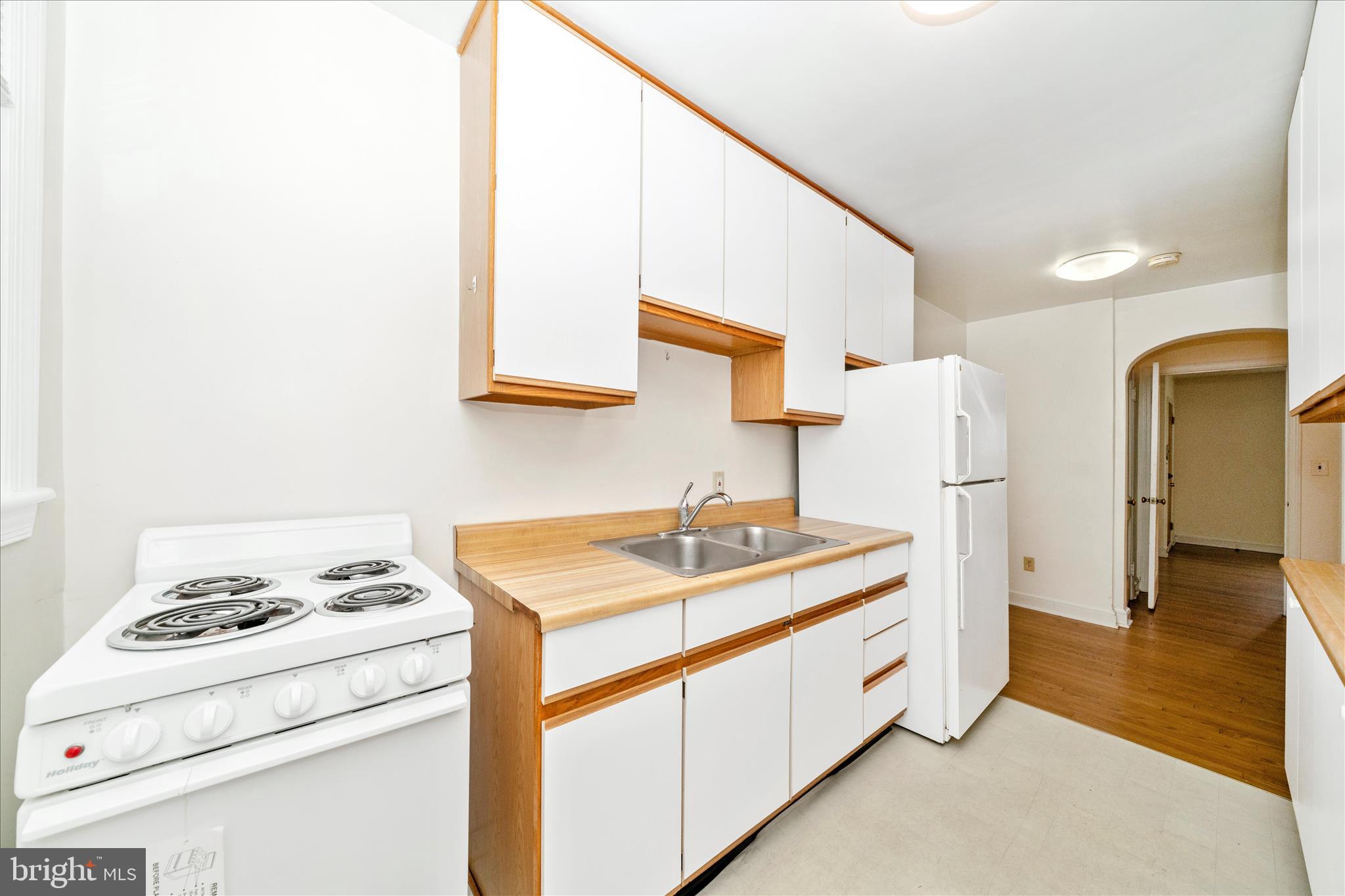 25930 Ridge Road Damascus, MD 20872 - Photo 12 of 62 Unit 1 Kitchen