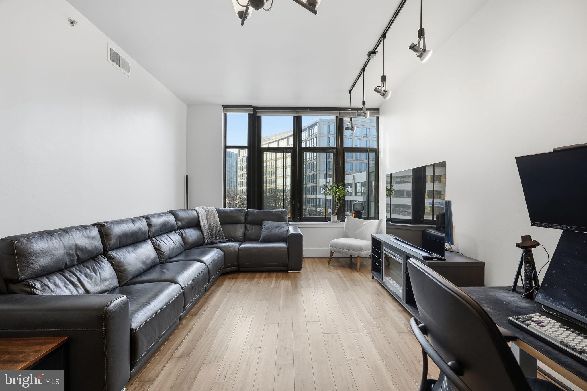 4301 Military Road Northwest, Unit 306 Washington, DC 20015 - Photo 7 of 22 Living Room