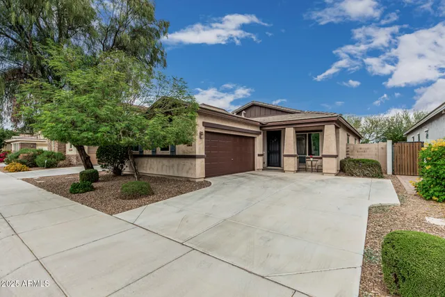 $575,000 | 4273 South Red Rock Street, Gilbert, AZ 85297