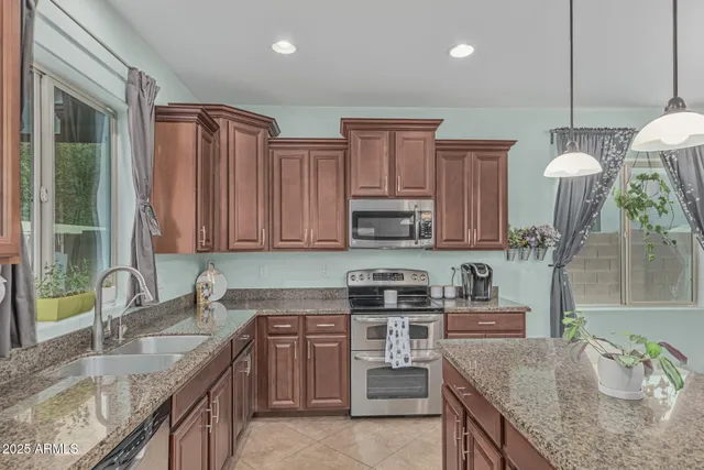 $575,000 | 4273 South Red Rock Street, Gilbert, AZ 85297