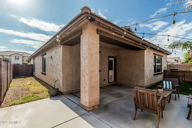 $575,000 | 4273 South Red Rock Street, Gilbert, AZ 85297