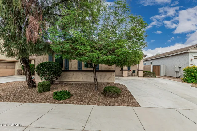 $575,000 | 4273 South Red Rock Street, Gilbert, AZ 85297