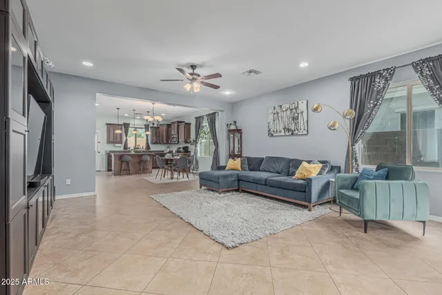 $575,000 | 4273 South Red Rock Street, Gilbert, AZ 85297