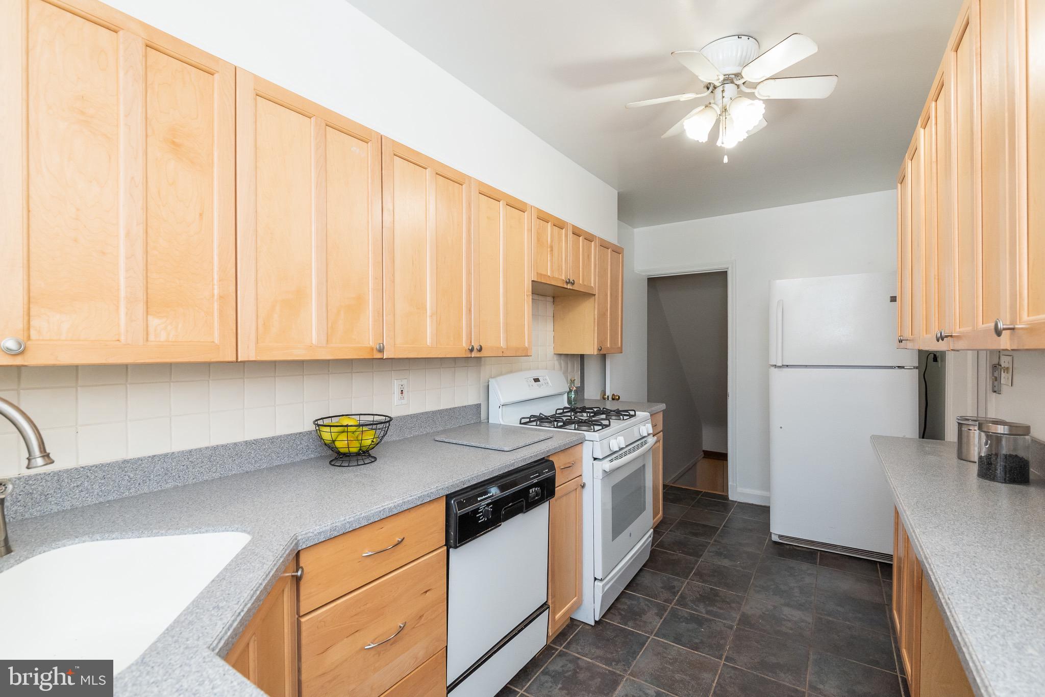 7133 Heathfield Road Baltimore, MD 21212 - Photo 13 of 36 KITCHEN
